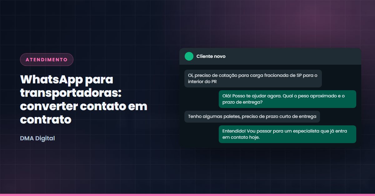 Dono de transportadora usando WhatsApp no celular para atender cliente